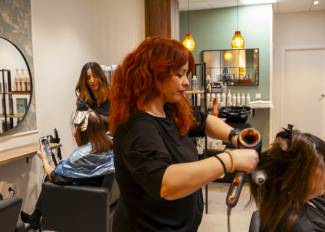 Trabajo peluquera Foto Fundación La Caixa 1