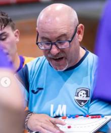 Ismael Mínguez, entrenador morado. Foto: Ciudad Guadalajara. Isma