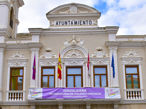 25N Fachada Ayuntamiento Guadalajara