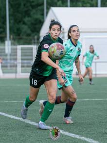 La dinamista M. Amanda Monterroso en un lance del partido ante el Levante de la primera vuelta. La dinamista M. Amanda Monterroso en un lance del partido ante el Levante de la primera vuelta