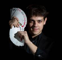 Adrián Vargas, joven mago de Alovera. Foto: cedida. Vargas 1