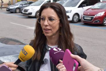La cvoncejala socialista, Lucía de Luz, esta mañana en la plaza de Bejanque