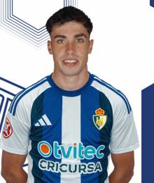 Pablo Muñoz, con su nueva camiseta. Foto: sdponferradina.com Muñoz 1